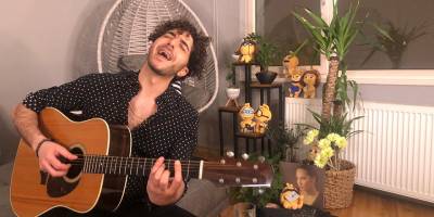 Fikri Karayel, online konserle sevenleriyle buluştu