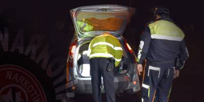 Girne’de uyuşturucu operasyonu  Aramalarda kokain, esrar, bonzai fışkırdı