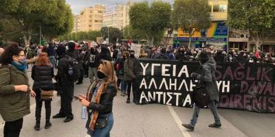 Polis şiddetine karşı yürüyüş