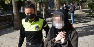 Komşusunun balkonuna 130 gram ağırlığında uyuşturucu attı