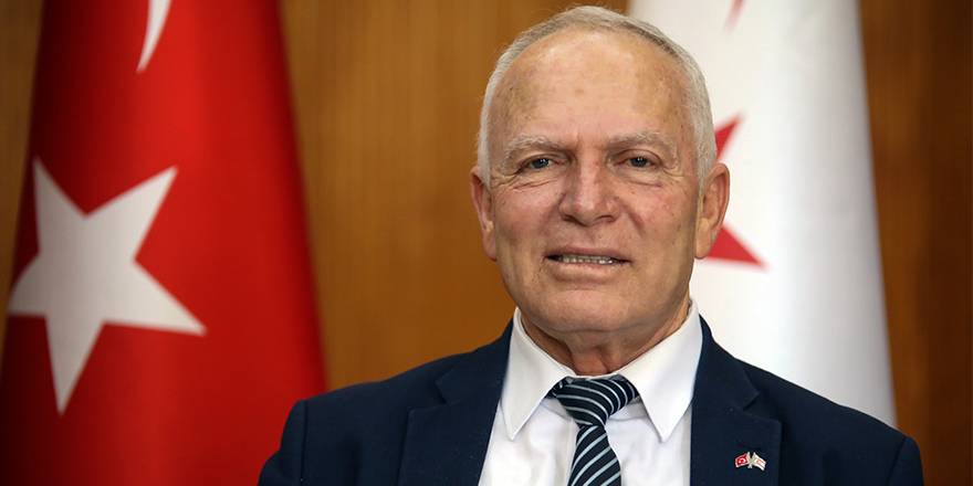 Zorlu Töre, federal Kıbrıs'ı savunmayı "ahmaklık" olarak niteledi